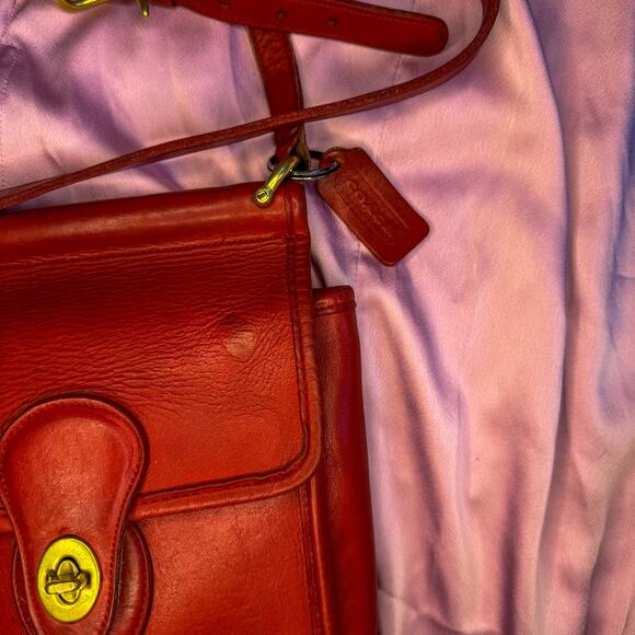 ❤️ Rare Vintage COACH 9136 Red Leather Small Field Bag Turnlock Brass Crossbody - Picture 3 of 12